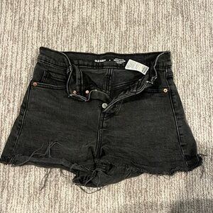 Old Navy women’s sky-high-a-line denim distressed shorts size 2